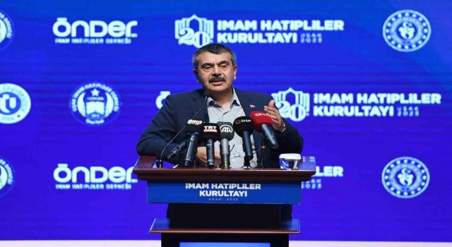 Bakan Tekin: “İmam hatip okulları, insanların bir arada yaşama arzu ve ideallerini pekiştiren çimentodur”