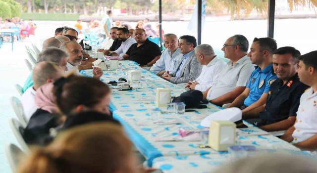 Balık av sezonu Aliağada balık ekmek şenliği ile kutlandı