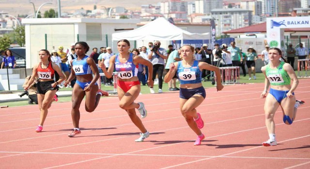 Balkan U18 Atletizm Şampiyonası Sivasta başladı