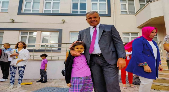 Başkan Elbiden öğrencilere akıllı saat müjdesi
