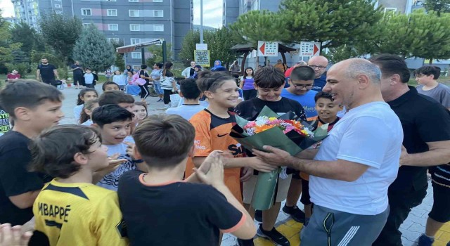 Başkan Söğüt sözünü tuttu, çocuklarla buluştu