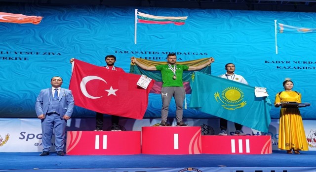 Bayburtlu sporcu Yıldızoğlu bilek güreşinde dünya ikincisi oldu