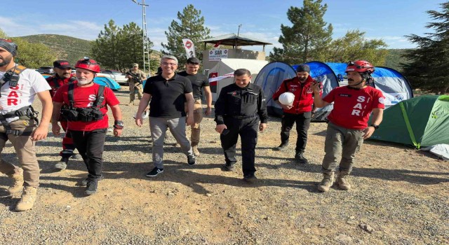 Bingölde SAR ekibi, gönüllülere kamplı eğitim verdi