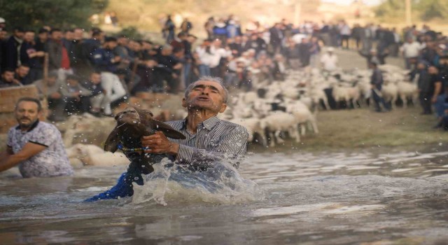 Burdurun 750 yıllık Yörük geleneği “Yünüm Böğet” renkli görüntülere sahne oldu