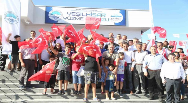Büyükşehirin Yeşilhisar Yüzme Havuzuna yoğun ilgi