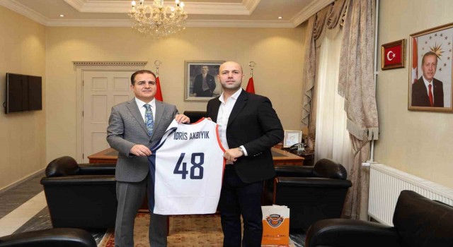 Çağdaş Bodrumspor Basketbol Kulübü Başkanı Çağlardan Vali Akbıyıka ziyaret