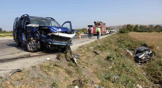 Çanakkale'de feci kazada 2 kişi öldü, 5 kişi yaralandı