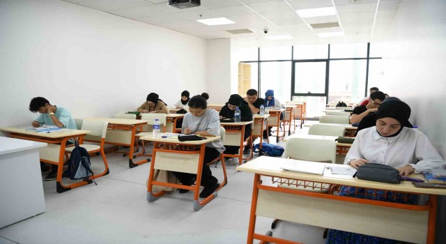 Çayırovada üniversiteye hazırlık kursu kayıtları devam ediyor