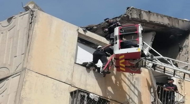 Cezayirde enkazdan 9 aylık bebeğin inanılmaz kurtuluşu