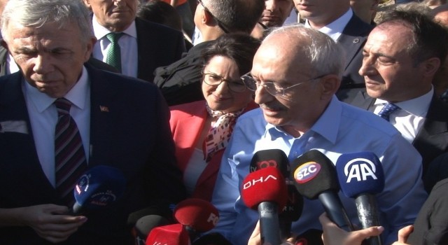 CHP lideri Kılıçdaroğlu, Mansur Yavaşın belediye başkanı adayı olduğunu duyurdu