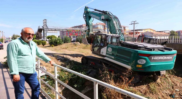 Çiftlikköy Belediyesinden Kazımiye Deresinde temizlik