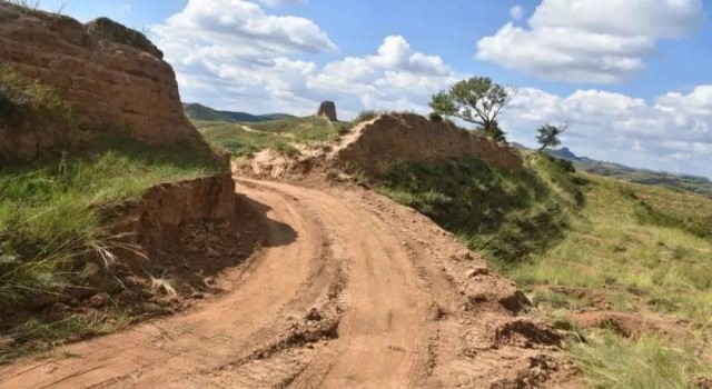 Çin Seddinin duvarını yıkan 2 işçi gözaltında