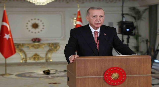 Cumhurbaşkanı Erdoğan: Depremin siyasetini ve istismarını yapanlardan değil depremzedelerimizin acılarını paylaşanlardan olduk
