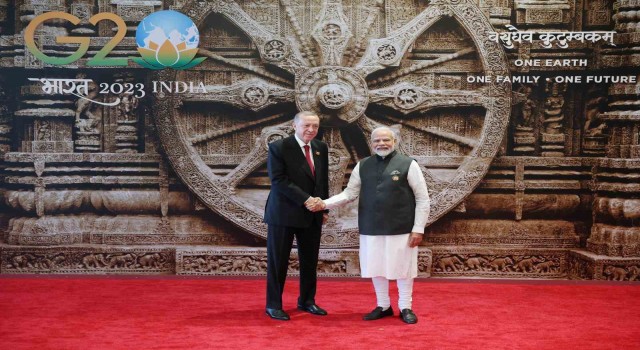Cumhurbaşkanı Erdoğan, G20 zirvesinde Modi tarafından karşılandı