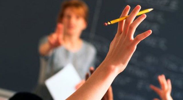 Depremden Etkilenen Öğretmenlere Yer Değiştirme Hakkı