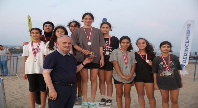 Derincede plaj voleybolu heyecanı