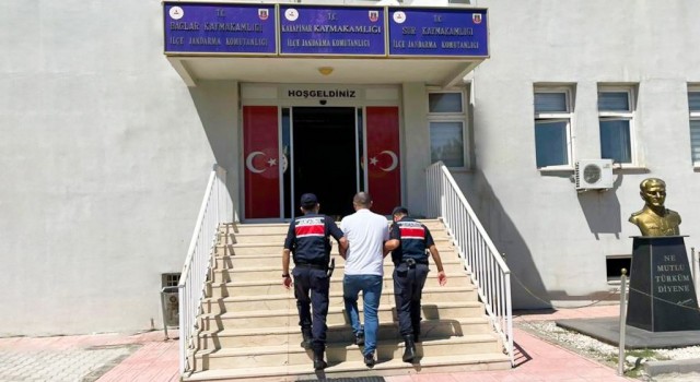 Diyarbakırda kesinleşmiş hapis cezası bulunan dört zanlı yakalandı