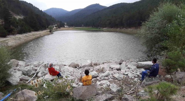 Doğa ile baş başa kalmak isteyenlerin adresi: Beyderesi Göleti