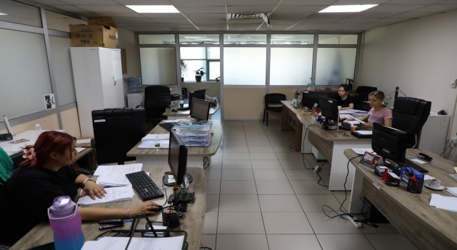 Edremit Belediyesinden kırtasiye yardımı