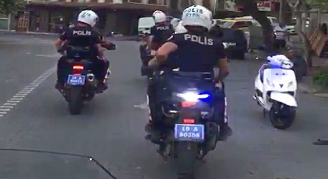Edremitte polislerin motosikletliyi kovalamacasında 2 kişi yakalandı