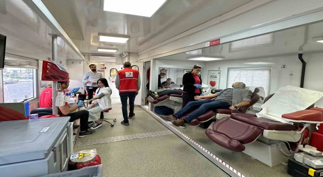 Elektrik şirketi çalışanlarından Kızılaya kan bağışı