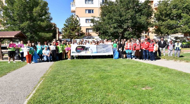 Eş zamanlı temizlik etkinliğine Tepebaşı da katıldı