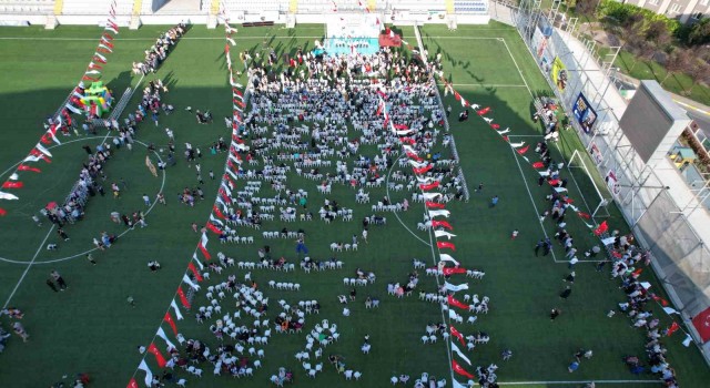 Gaziosmanpaşada bin 500 çocuk Geleneksel Sünnet Şöleninde doyasıya eğlendi