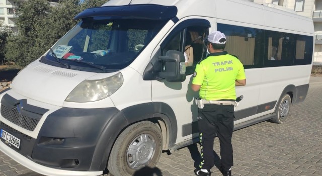 Gazipaşada okul servisleri denetlendi