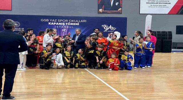 Gençlik ve Spor Bakanı Dr. Osman Aşkın Bak Yaz Spor Okulları kapanış törenine katıldı