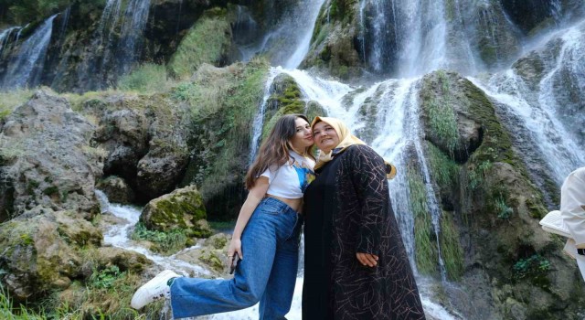 Girlevik Şelalesinde hafta sonu yoğunluğu