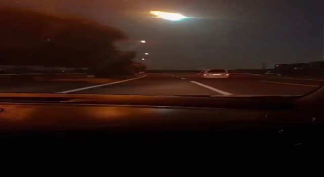 Gökyüzünde heyecanlandıran görüntü: Elazığda meteor düştü iddiası