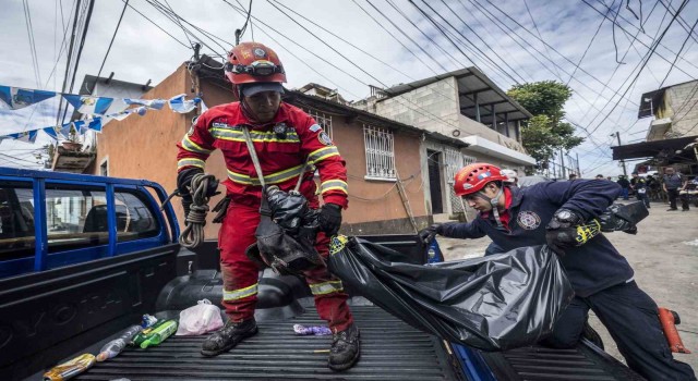 Guatemalada Las Vacas Nehrinde taşkın: 6 ölü, 13 kayıp