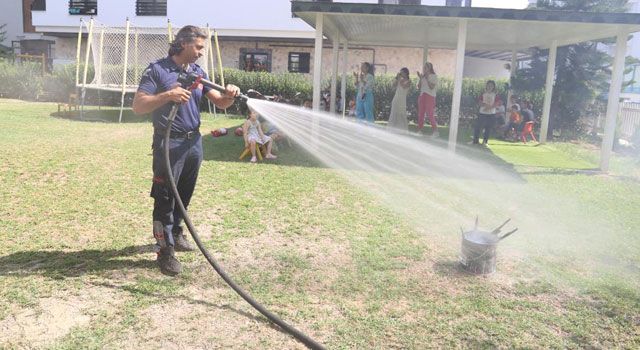 Hatay İtfaiyesi, Minik Öğrencilere Yangın Söndürme Eğitimi Verdi