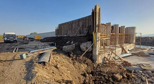 Hatay'da Karasu Regülatöründe Çalışmalar Sürüyor