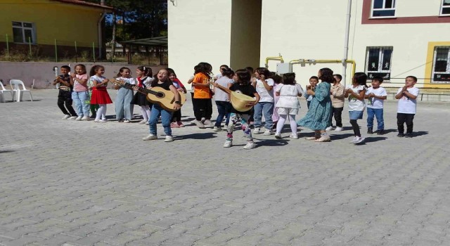 Hisarcıkta İlköğretim Haftası kutlandı
