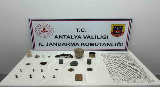 Hitit ve Roma dönemine ait paraları satarken yakalandı