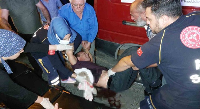 İçkili restoran önünde bıçaklı kavga: 1 ölü, 1 yaralı
