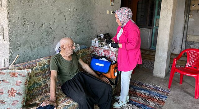 İlçede, yaşlı bakım ve sağlık hizmetleri devam ediyor