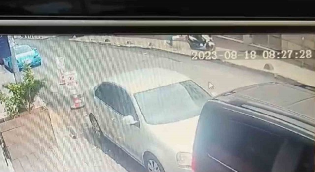 İstanbulda motosikletli kapkaççı yakalandı: Hemşireyi yere düşürdü, çığlık çığlığa bağırdı