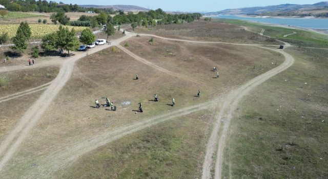 İstanbuldaki baraj havzalarından haftada 100 ton çöp toplanıyor