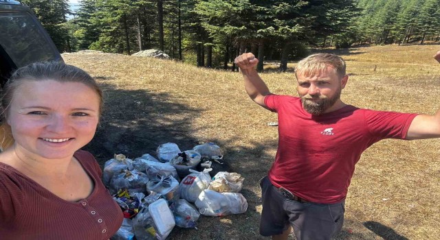İsviçreli turistlerden Tokatta örnek davranış