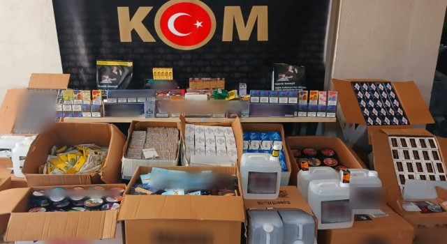 İzmirde 9 ilçede 12 kaçakçılık operasyonu