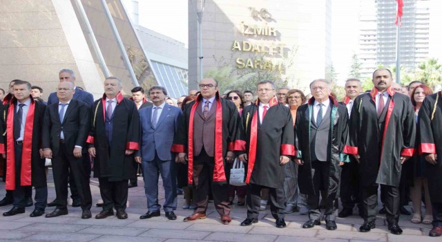 İzmirde yeni adli yıl düzenlenen törenle başladı
