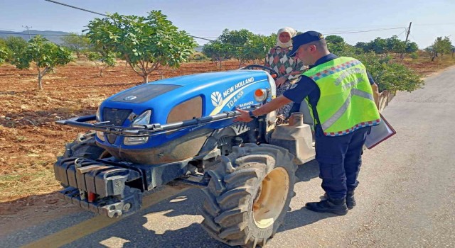 Jandarma, Karacasuda traktör sürücülerine eğitim verdi