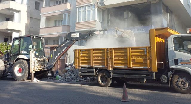 Kahramanmaraş'ta inşaat atıkları temizleniyor