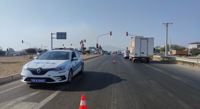 Kamyon ile motosikletin çarpış: 1 ölü