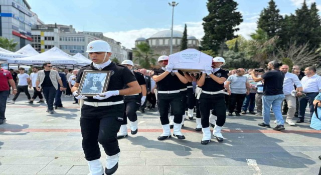 Kansere yenik düşen Gölcük Kaymakamı Samsunda toprağa verildi