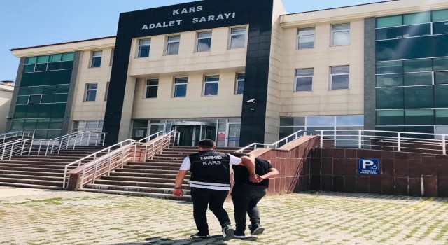 Karsta ayakkabıdan uyuşturucu çıktı