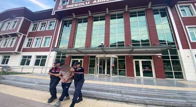 Kastamonuda çeşitli suçlardan hüküm giyen iki kişi yakalandı