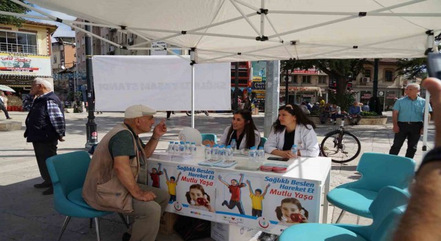 Kastamonuda “Halk Sağlığı Sokağı” kuruldu, vatandaşlara ücretsiz sağlık testleri yapıldı